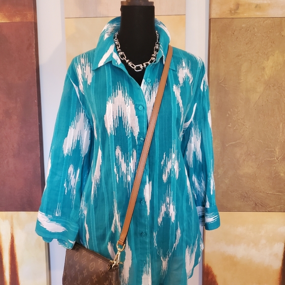 Chico's Women’s Button Down Shirt large - Picture 6 of 7